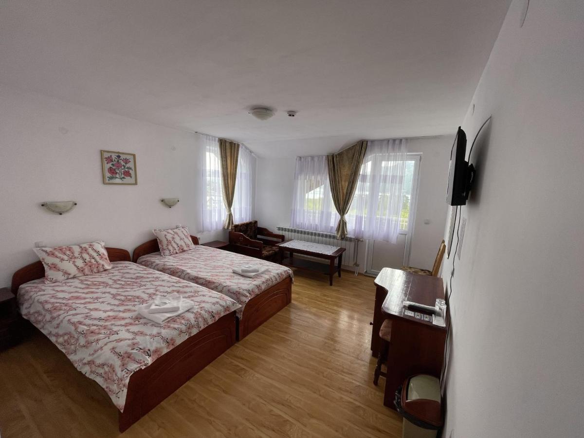 Family Hotel Panorama Sarnitsa Eksteriør billede