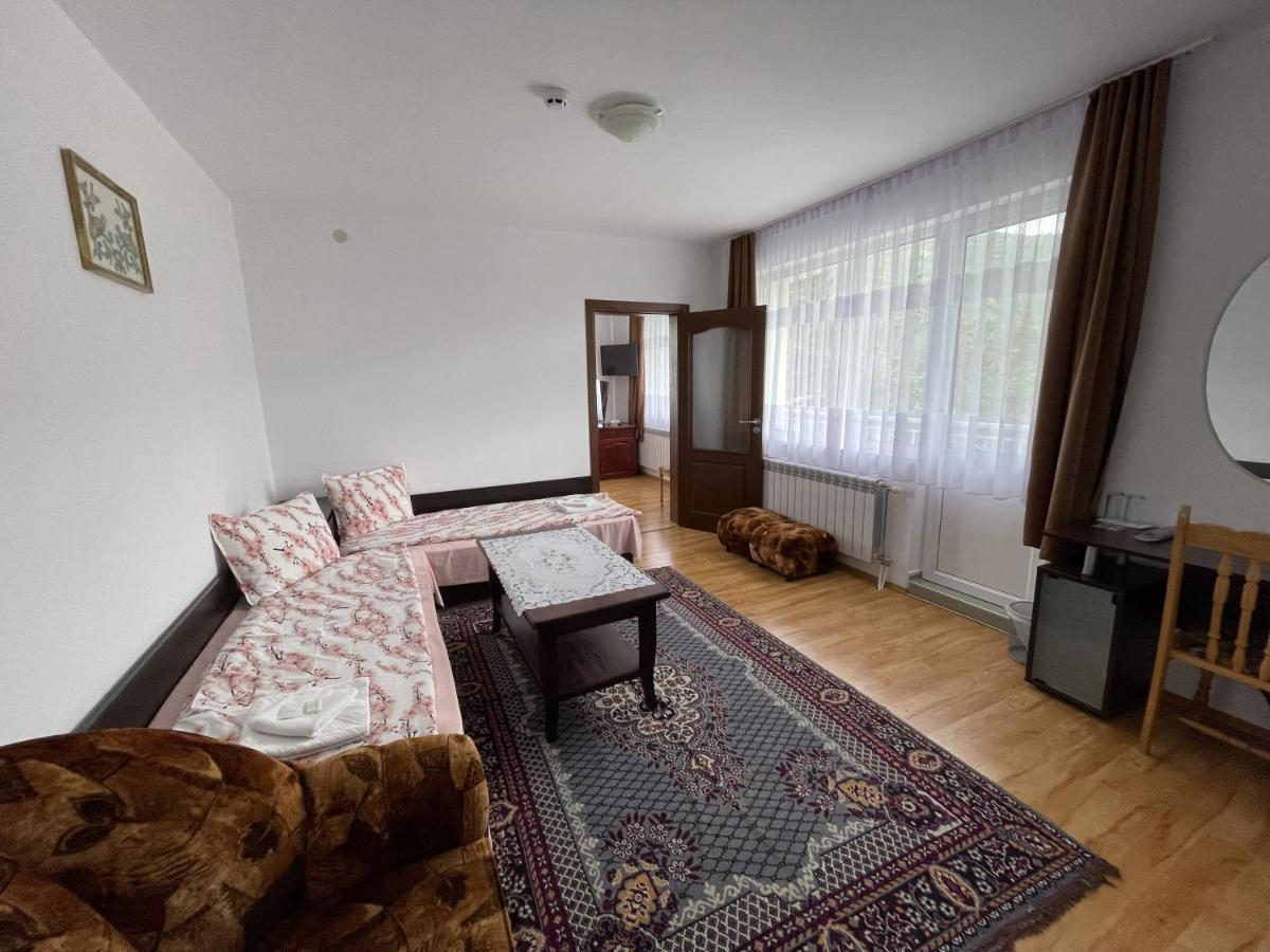 Family Hotel Panorama Sarnitsa Eksteriør billede