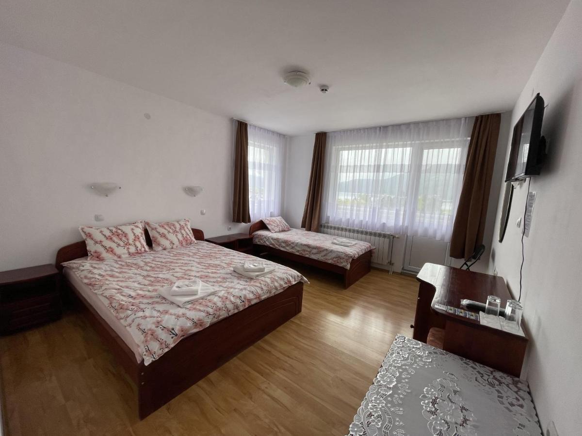 Family Hotel Panorama Sarnitsa Eksteriør billede