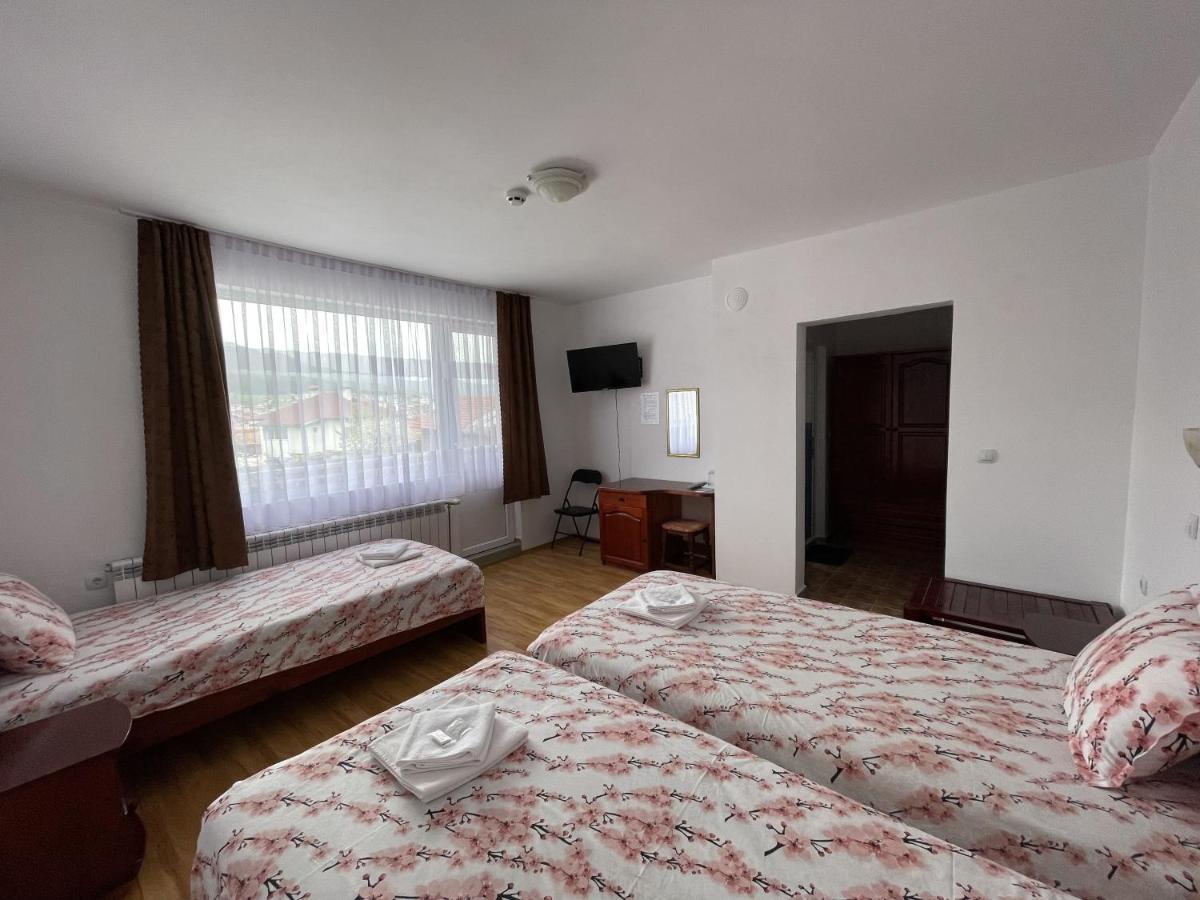 Family Hotel Panorama Sarnitsa Eksteriør billede