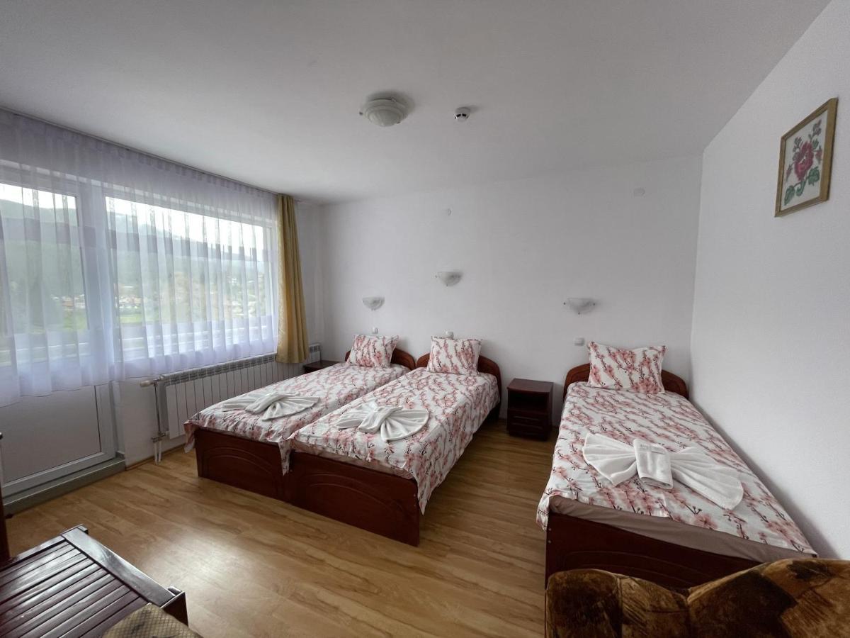 Family Hotel Panorama Sarnitsa Eksteriør billede