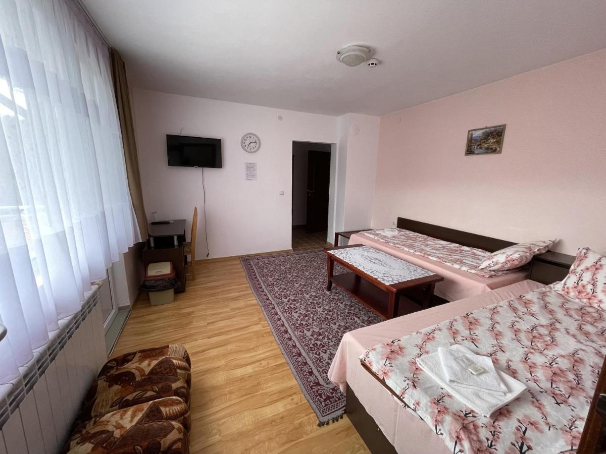 Family Hotel Panorama Sarnitsa Eksteriør billede