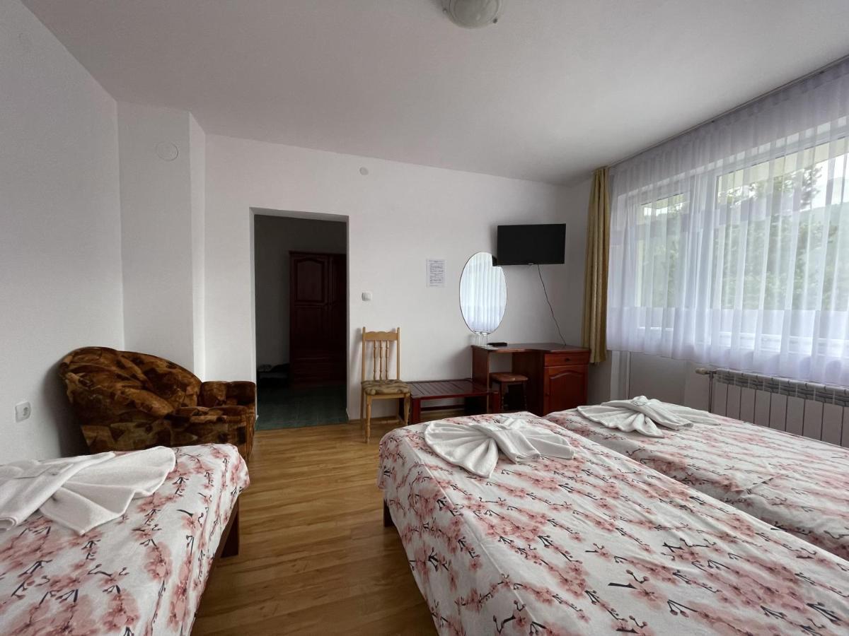 Family Hotel Panorama Sarnitsa Eksteriør billede