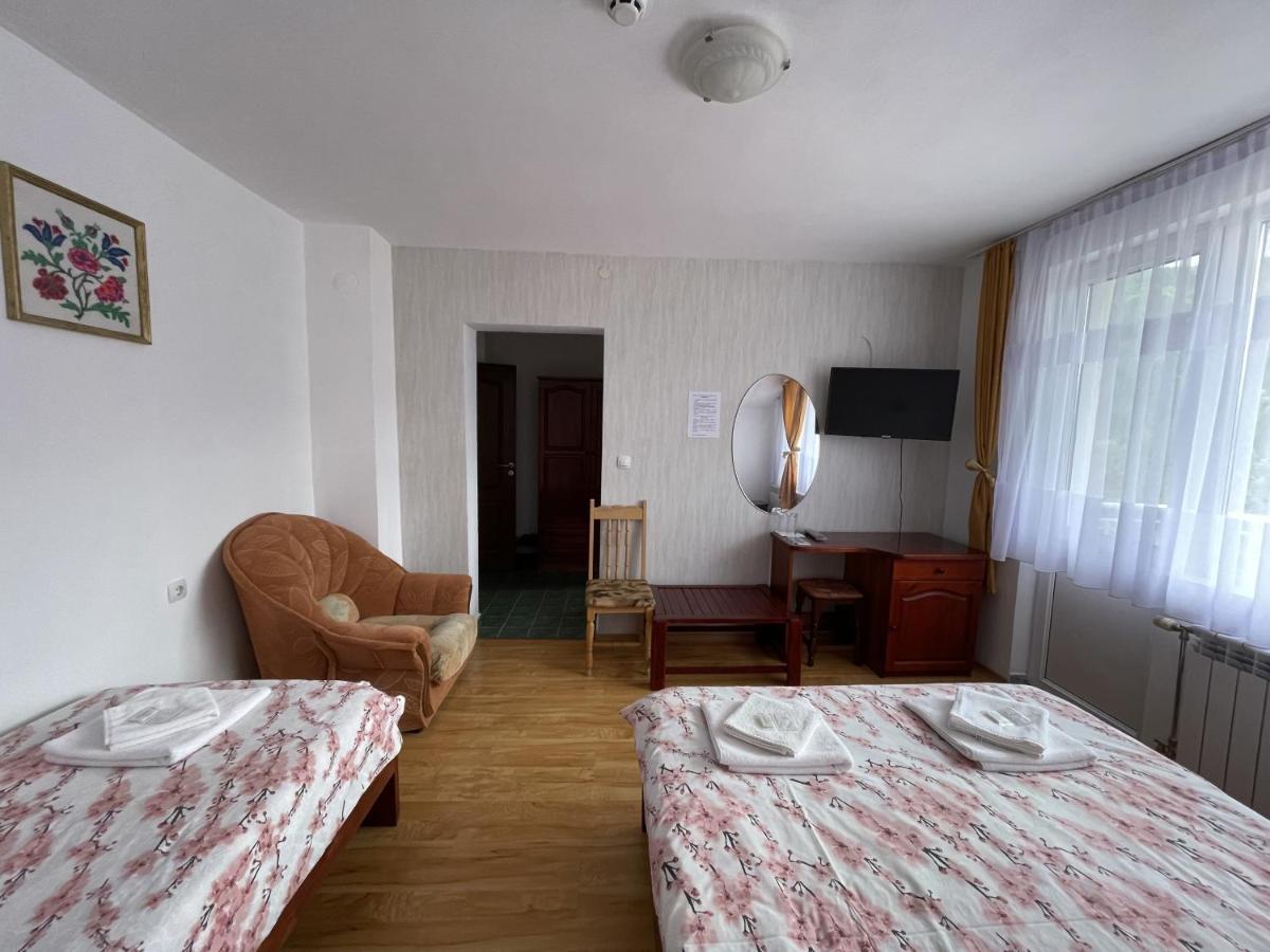 Family Hotel Panorama Sarnitsa Eksteriør billede
