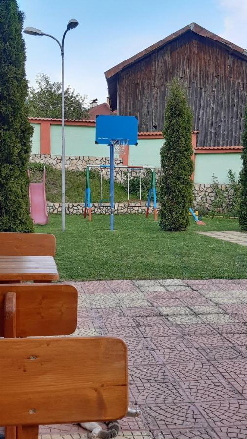 Family Hotel Panorama Sarnitsa Eksteriør billede